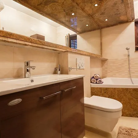 Zaninovic Apartment Split