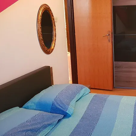 Zaninović Appartement *